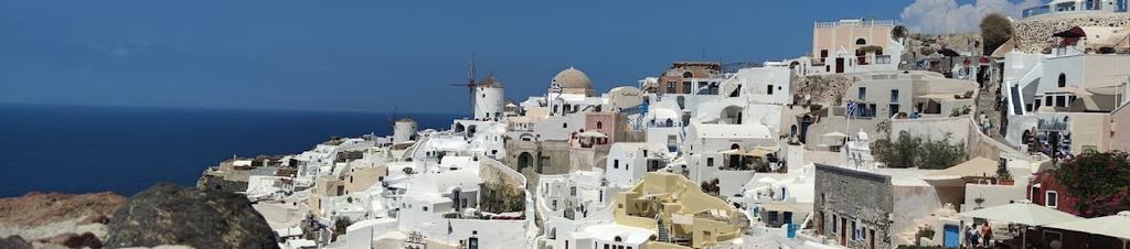Luxury hotels in Oia