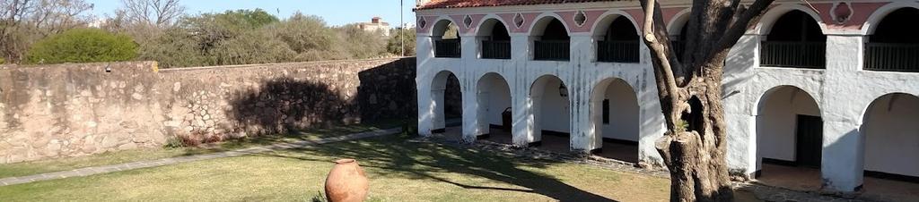 Luxury hotels in Colonia Caroya