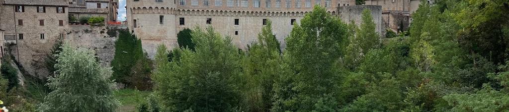 Luxury hotels in Urbania