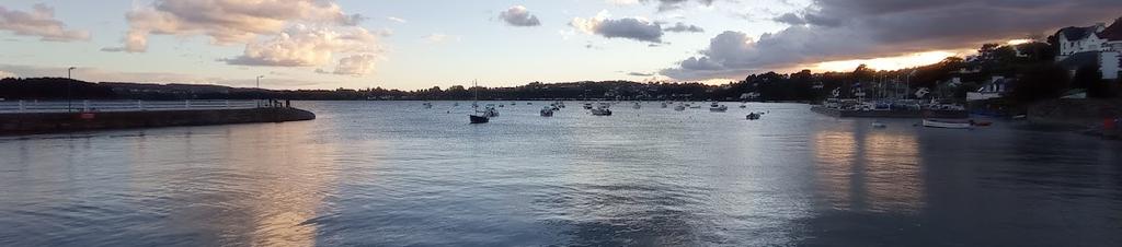 Luxury hotels in Locquirec