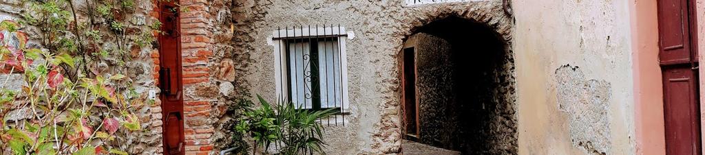 Luxury hotels in Cremia