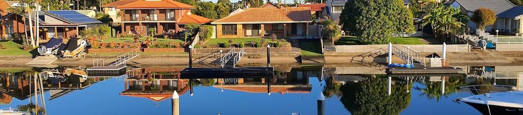 Luxury hotels in Hope Island