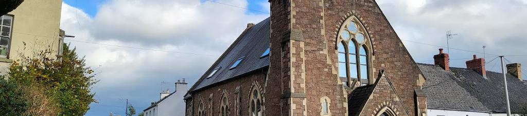 Luxury hotels in Llantrisant Fawr