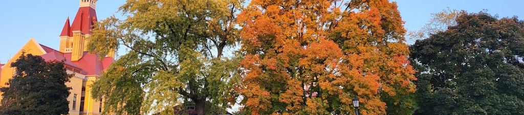 Luxury hotels in West Bend