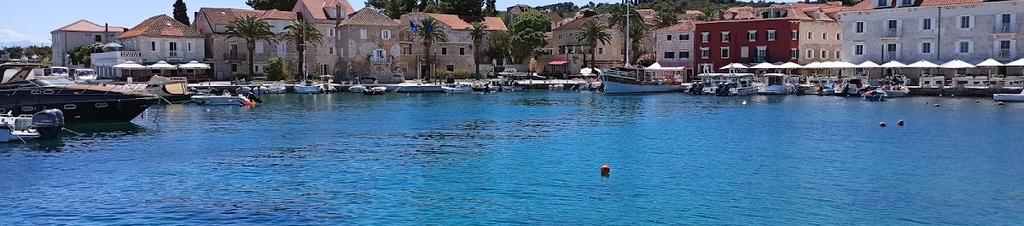 Luxury hotels in Sutivan