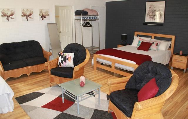 Salamander Beach Accommodation Adults Only