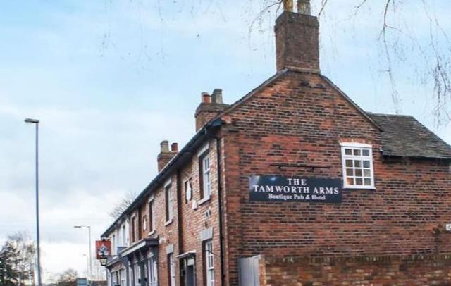 OYO Tamworth Arms Boutique Pub & Hotel