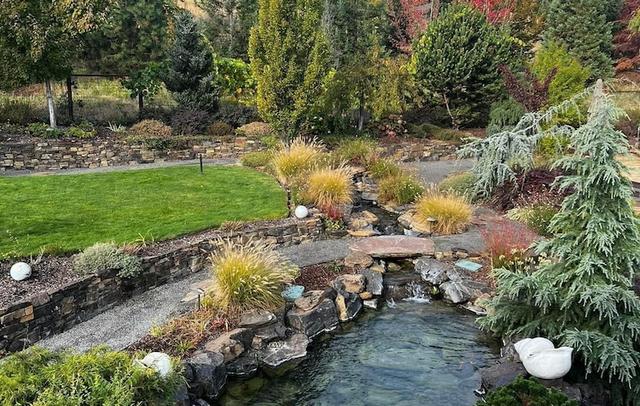 Country Willows Inn and Estate