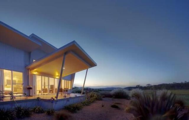 Azjure Studio Retreat