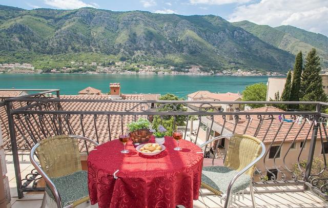 Apartments Boka Heart