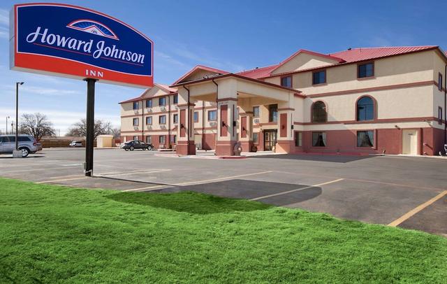 Howard Johnson by Wyndham Lubbock TX