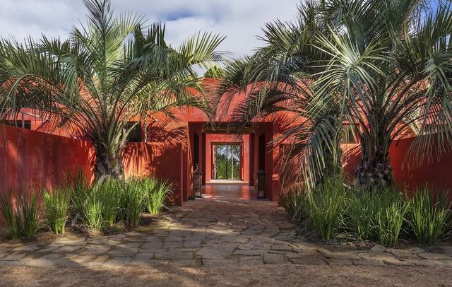 LUZ Culinary Wine Lodge