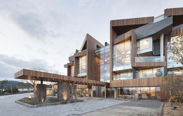 Bayhill Pool & Villa