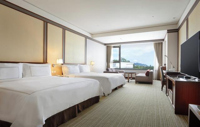 Evergreen Resort Hotel (Jiaosi)