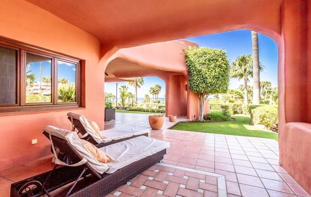 Frontline beach 3 bedroom apartment