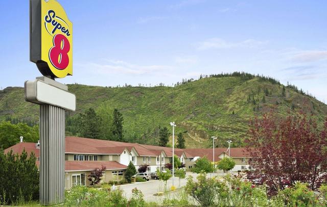 Super 8 by Wyndham West Kelowna BC