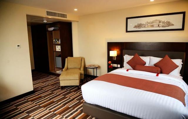 Avari Xpress Gulberg