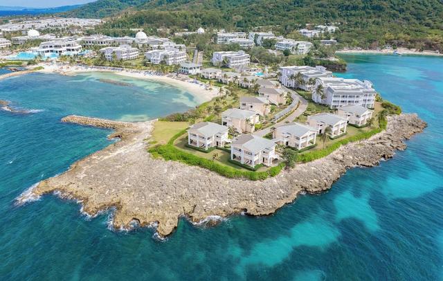 Grand Palladium Lady Hamilton Resort & Spa All Inclusive