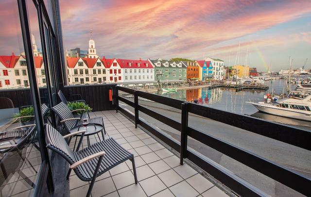 Stunning Marina View - Brand New - City Center