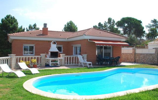Detached Villa on one Floor, With Garden, Private Pool and Nice Views