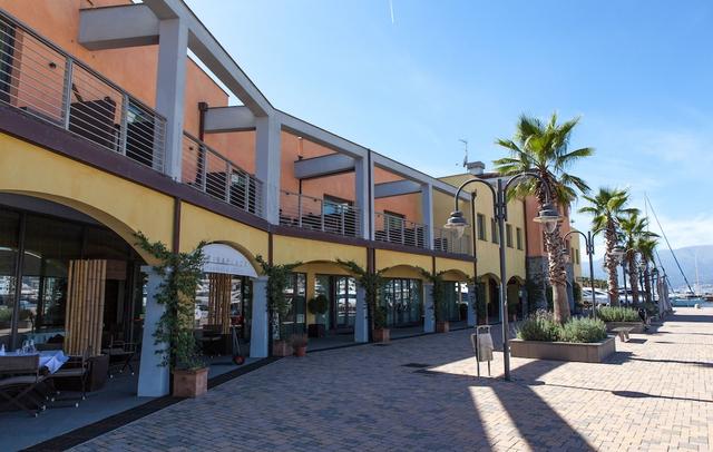 MarinaPlace Resort & Spa