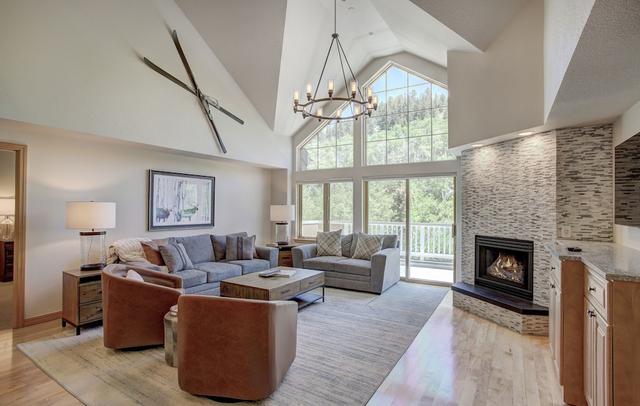 Luxury 4 bedroom Premier Residence at St James Place 4 Condo by RedAwning