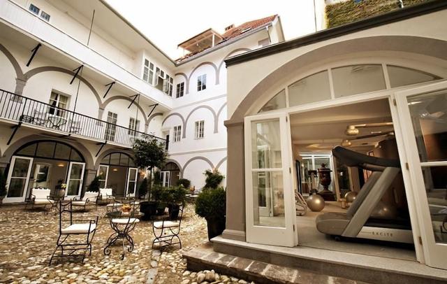 Antiq Palace Residences