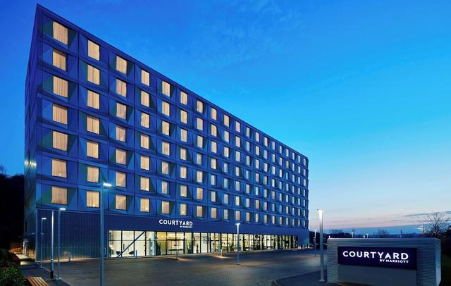 Courtyard by Marriott Luton Airport