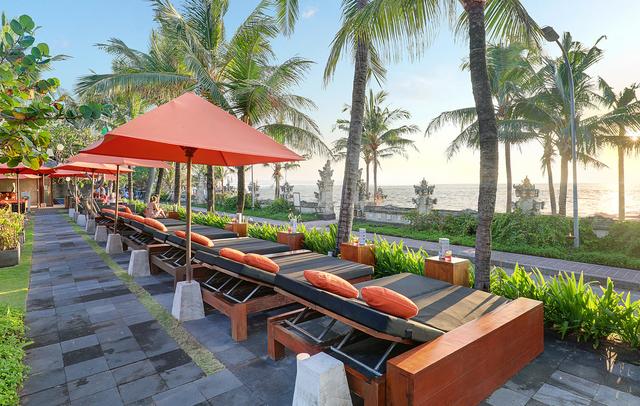 Legian Beach Hotel Bali