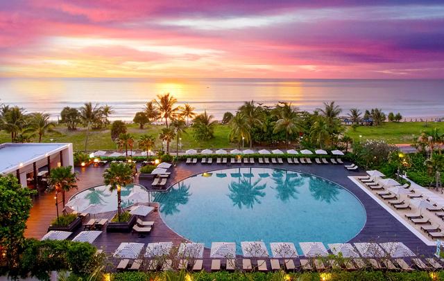 Pullman Phuket Karon Beach Resort