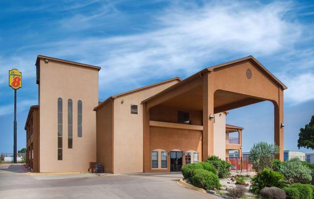 Super 8 by Wyndham Bastrop TX