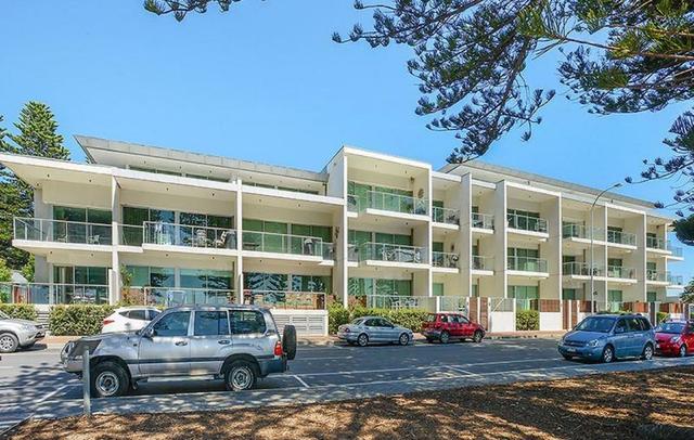 Breeze Beachfront Apartments