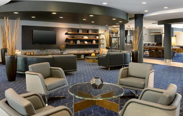 Courtyard by Marriott Edison Woodbridge