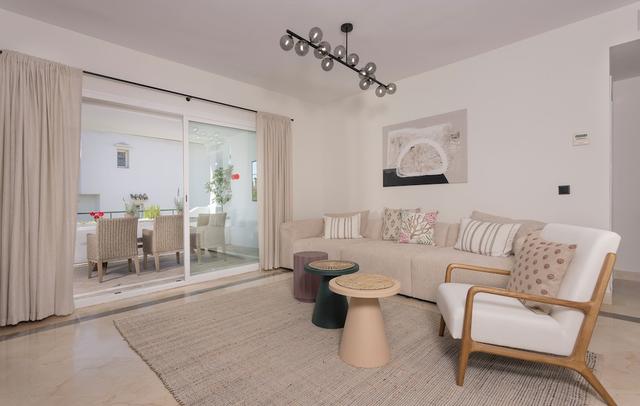 3 Bedroom, 3 Bathroom Beachside Apartment