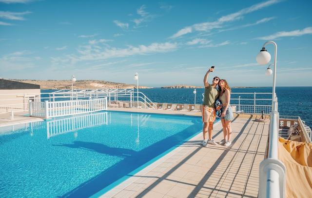 Gillieru Harbour Hotel