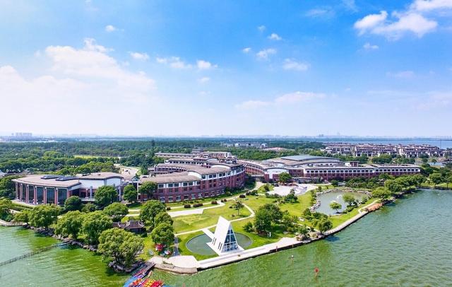 Tongli Lakeview Hotel