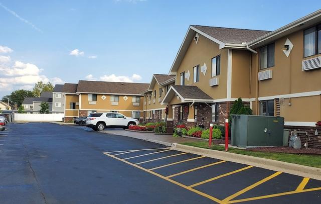 Super 8 by Wyndham Sterling Heights/Detroit Area