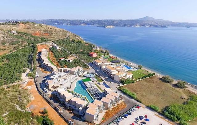 Kiani Beach Resort Family