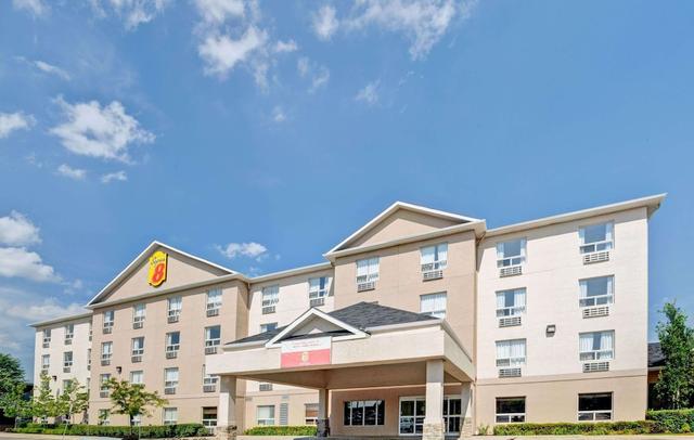 Super 8 by Wyndham Barrie South