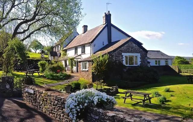 The Greyhound Inn & Hotel