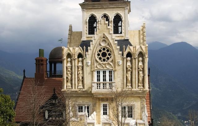 The Old England Manor