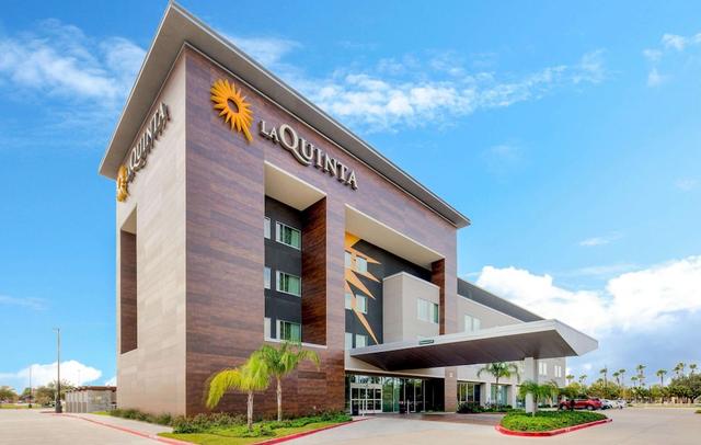 La Quinta Inn & Suites by Wyndham McAllen Convention Center