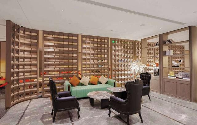 Howard Johnson by Wyndham Life Kunming Guandu Hotel