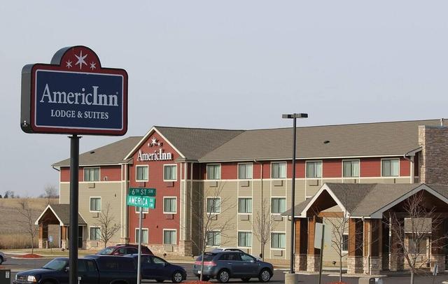 AmericInn by Wyndham Cedar Rapids Airport