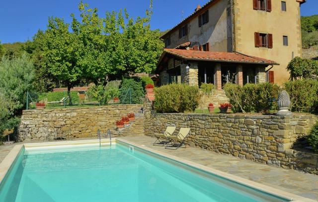 Elegant Villa Near Cortona