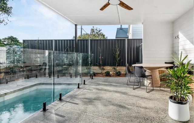 Maple on Albert, Berry - by Linnaeus Collection