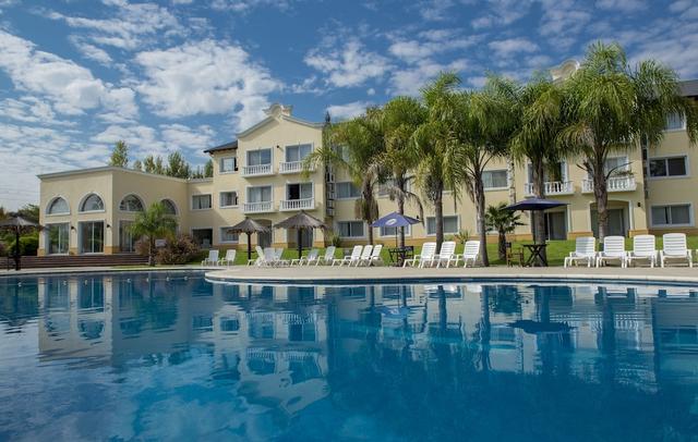 Howard Johnson by Wyndham Resort Pilar