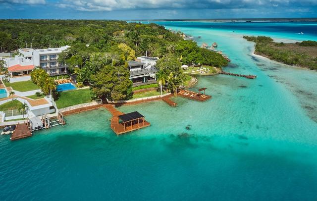 Cristalino Lagoon Front Hotel Restaurant & SPA