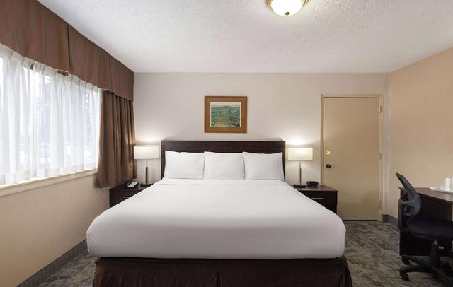 Travelodge by Wyndham Thunder Bay