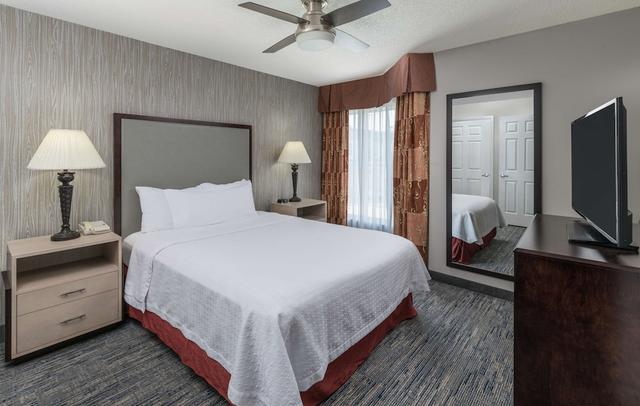 Homewood Suites by Hilton Chicago - Schaumburg
